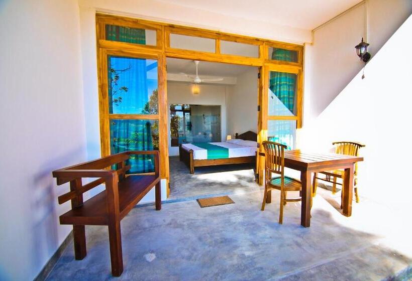 キングサイズベッドのスタンダードルーム, Ella Alpine Resort