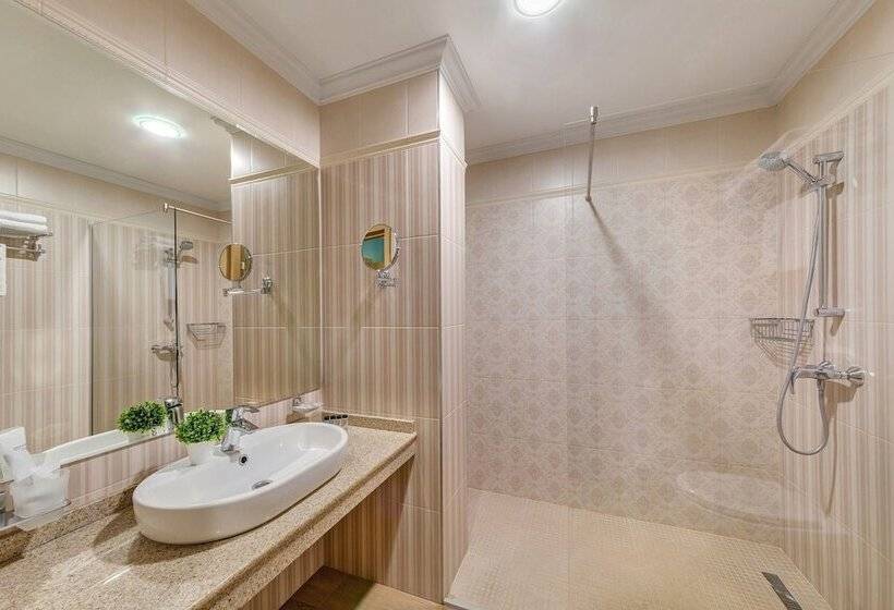 패밀리 룸, Lermont