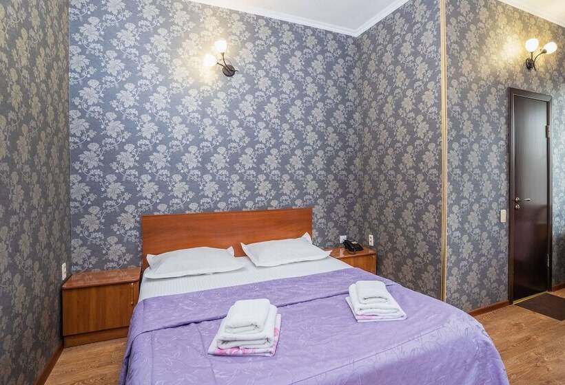 חדר סטנדרט לשלושה, Magnolia