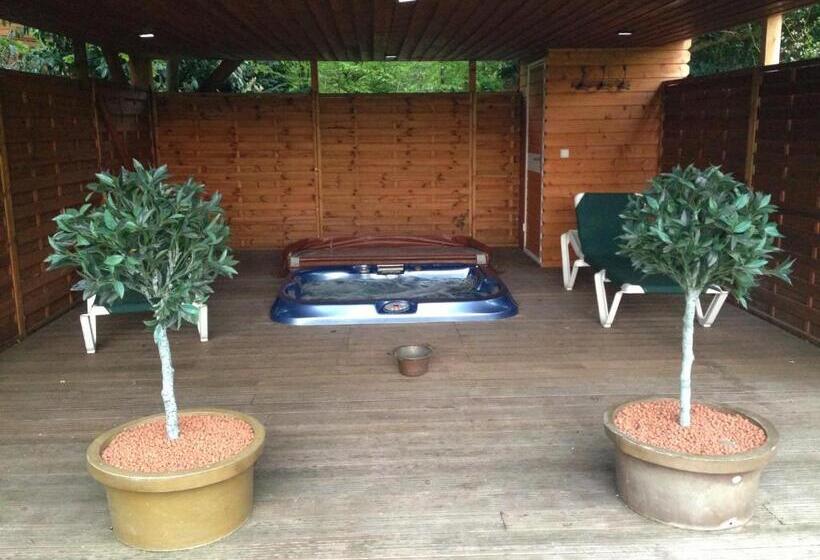 בקתת חדר, Manoir Du Parc