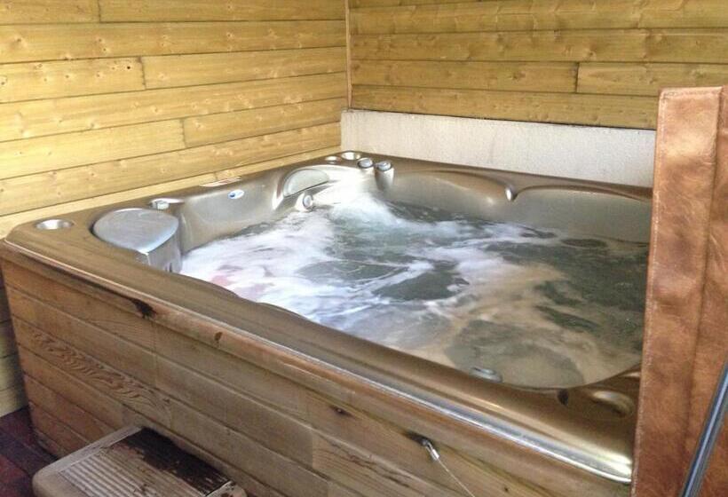 בית צמוד 2 חדרים, Manoir Du Parc