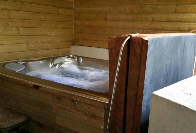 בית צמוד 2 חדרים, Manoir Du Parc