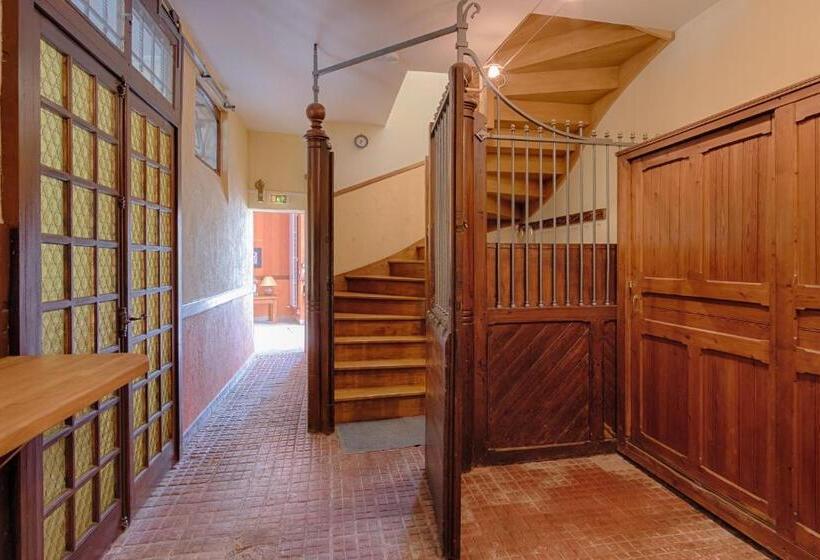 Студио Стандарт Вид на Сад, Manoir Du Parc