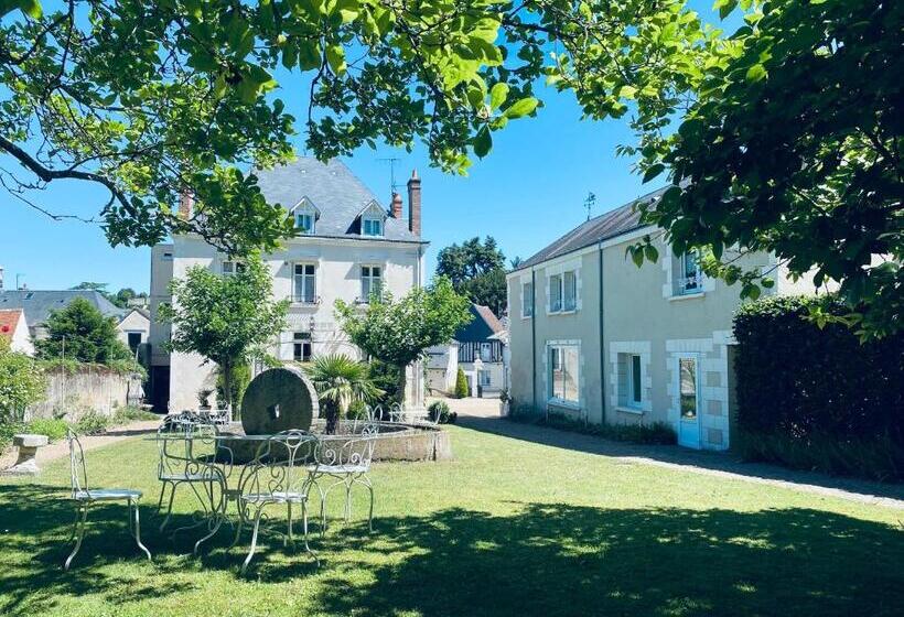 Студио Стандарт Вид на Сад, Manoir Du Parc