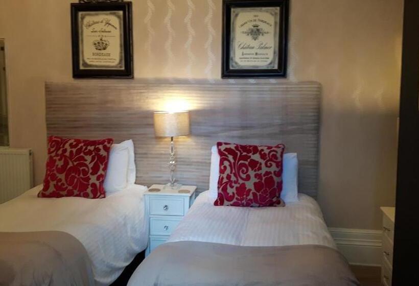 Номер Superior, The Ambassador Townhouse