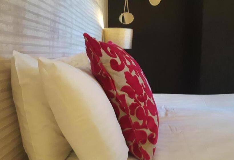 Номер Superior, The Ambassador Townhouse