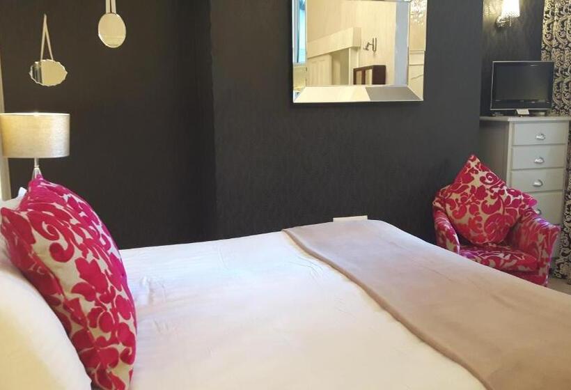 スーペリアールーム, The Ambassador Townhouse