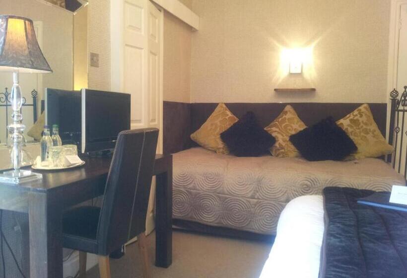 Трехместный Номер Классика, The Ambassador Townhouse