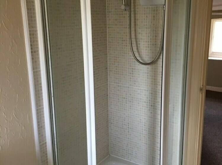 标准间, College Arms