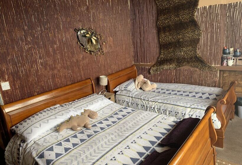 غرفة قياسية ثلاثية, The Little Tree Boutique B&b