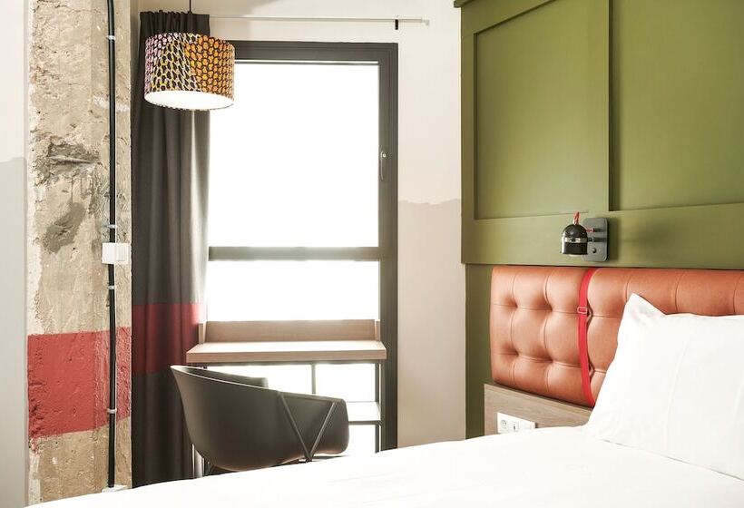 اتاق لوکس, Generator Madrid