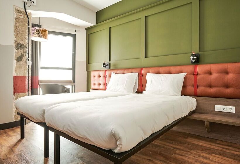 اتاق لوکس, Generator Madrid