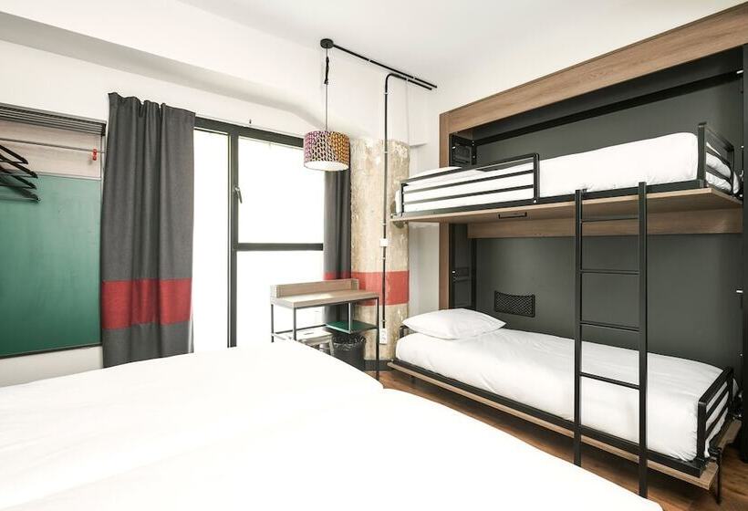 اتاق خانوادگی, Generator Madrid