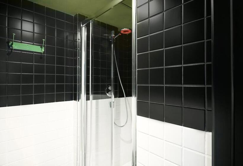 تختخواب در اتاق مشترک, Generator Madrid