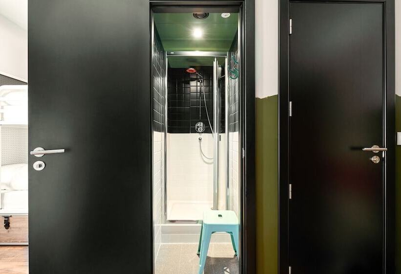 اتاق استاندارد, Generator Madrid