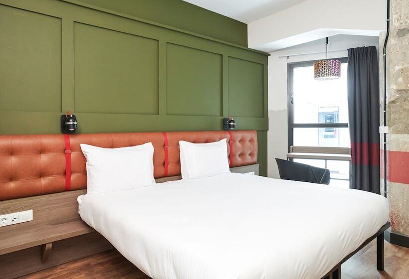 اتاق لوکس, Generator Madrid