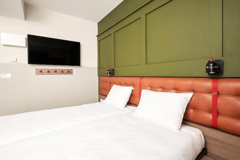 اتاق خانوادگی, Generator Madrid