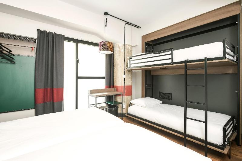 家庭间, Generator Madrid