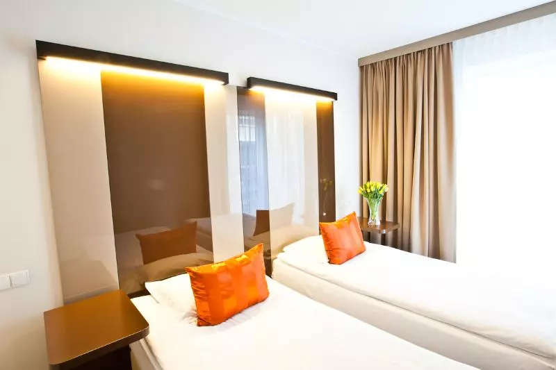 Standart Oda, Generator Madrid