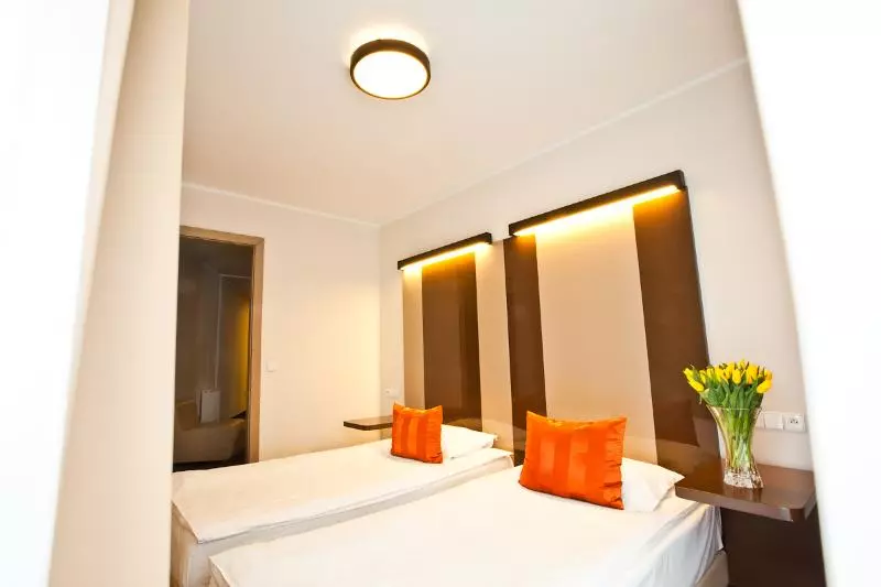 Standart Oda, Generator Madrid