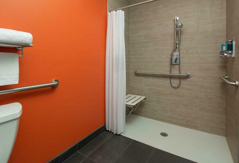 חדר סטנדרט מותאם לאדם עם מוגבלויות, Aloft Miami Aventura