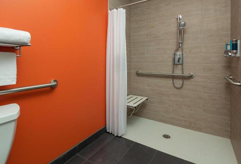 חדר סטנדרט מותאם לאדם עם מוגבלויות, Aloft Miami Aventura