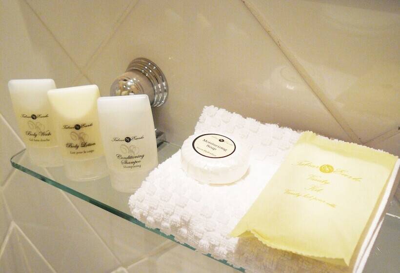 חדר יחיד בסיסי, Brooklyn Place