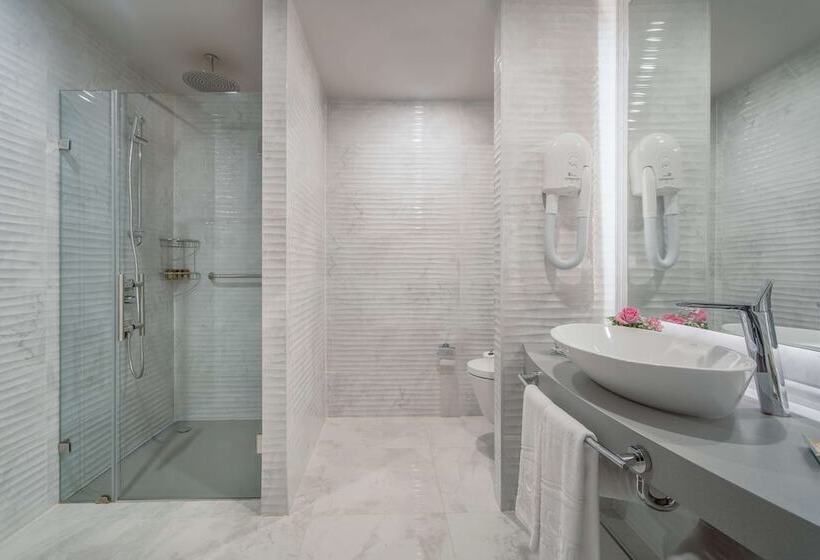 Люкс Семейный 2 Спальни, Concorde Luxury Resort & Casino