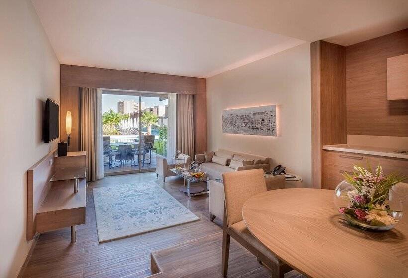 Люкс Семейный 2 Спальни, Concorde Luxury Resort & Casino