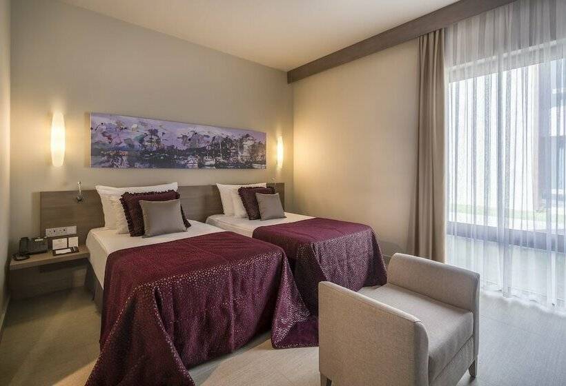 Люкс Семейный 2 Спальни, Concorde Luxury Resort & Casino