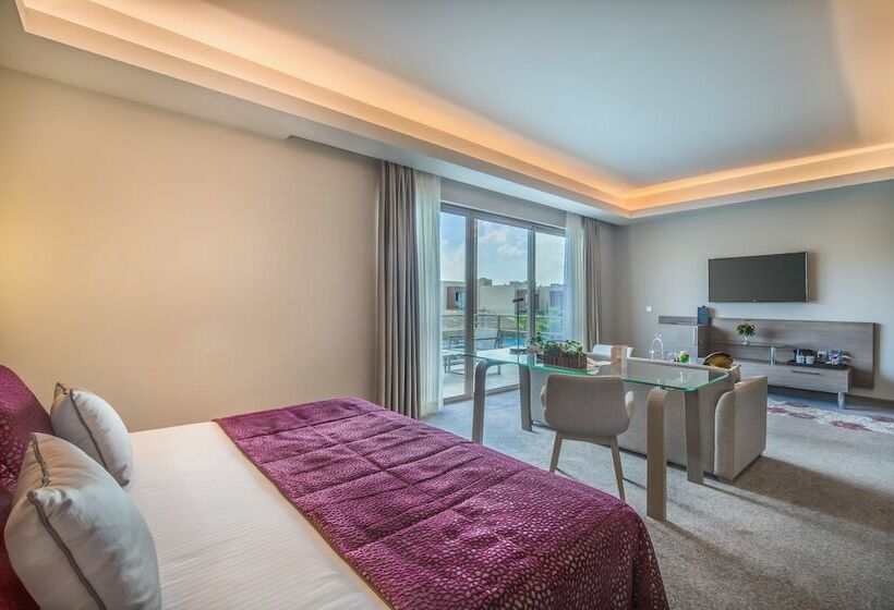 Люкс Семейный 2 Спальни, Concorde Luxury Resort & Casino