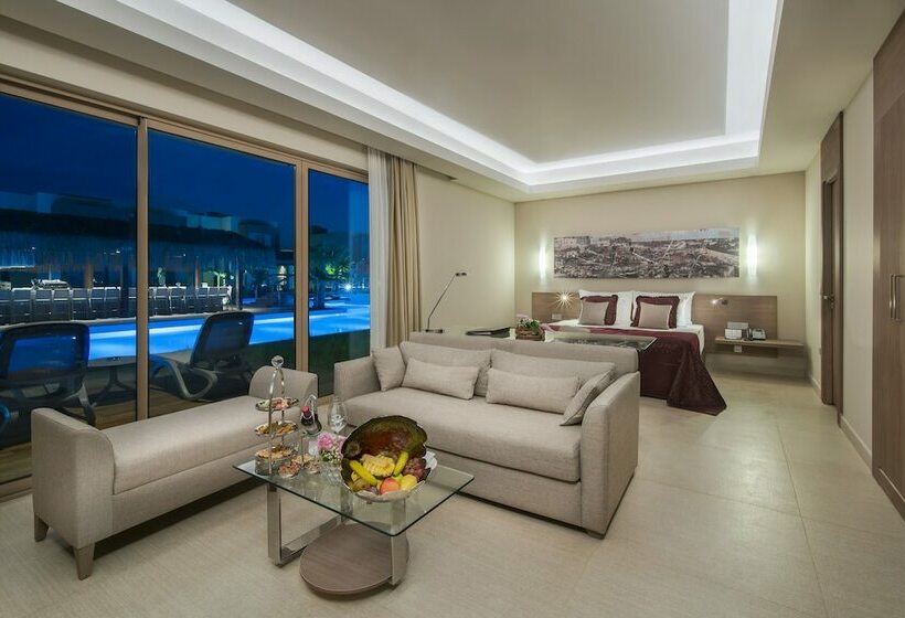 Люкс Семейный 2 Спальни, Concorde Luxury Resort & Casino