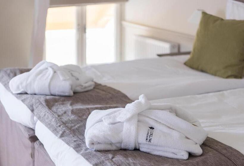 2 Bedrooms Suite Sea View, Ekerum Resort Oland