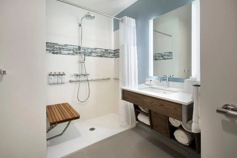 身障者適用スタンダードルーム, Even Hotel Pittsburgh Downtown, An Ihg