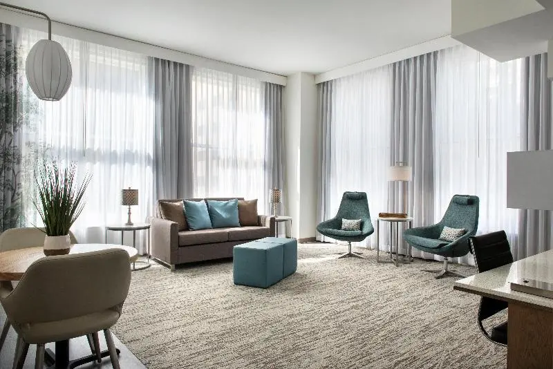キングサイズベッドのスイートルーム, Even Hotel Pittsburgh Downtown, An Ihg