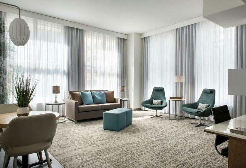 Люкс Кровать Кинг, Even Hotel Pittsburgh Downtown, An Ihg