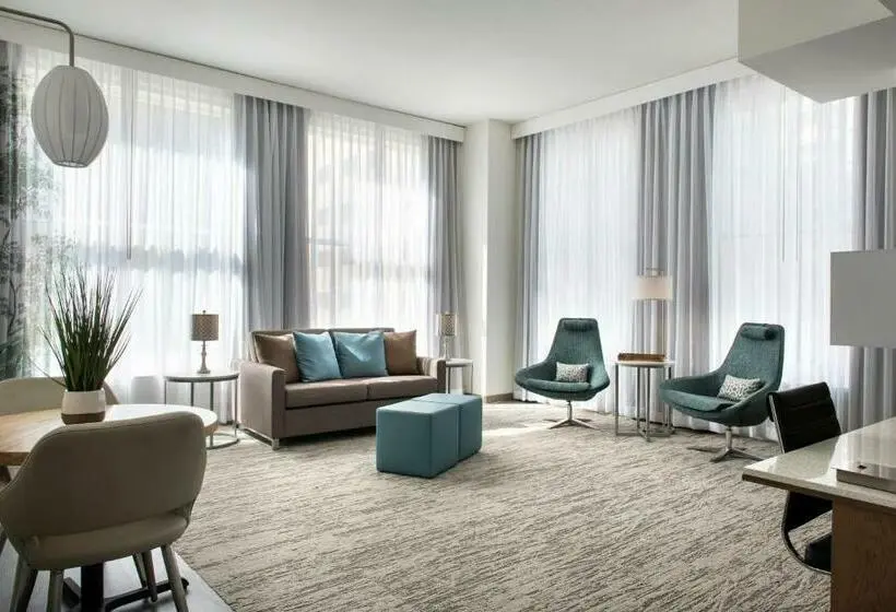 キングサイズベッドのスイートルーム, Even Hotel Pittsburgh Downtown, An Ihg