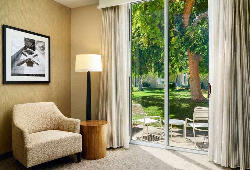 Quarto Deluxe Cama King, Hilton Goa Resort Candolim