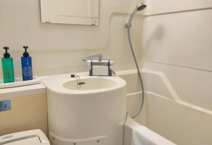 غرفة قياسية فردية, Kitami Towa