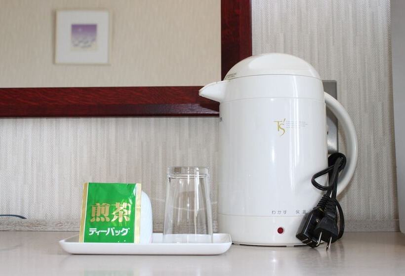 غرفة قياسية فردية, Kitami Towa