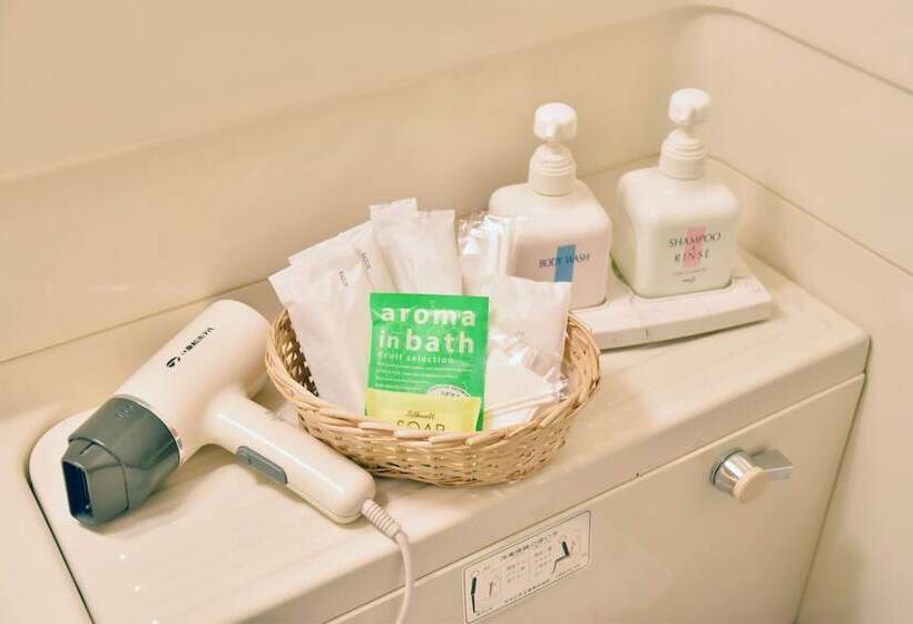 غرفة قياسية, Kitami Towa