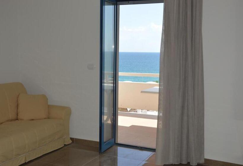 Апартаменты 2 Спальни, Residence La Corvetta