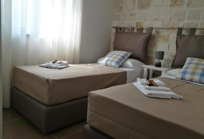 דירת שני חדרים, Residence La Corvetta