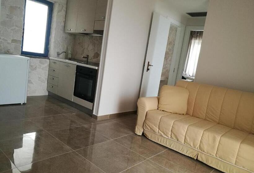 דירת שני חדרים, Residence La Corvetta