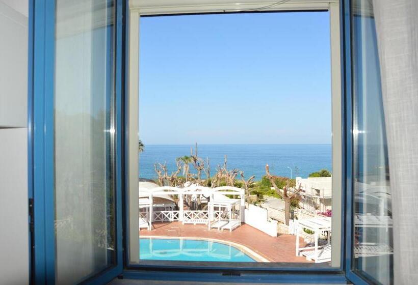 דירת שני חדרים, Residence La Corvetta