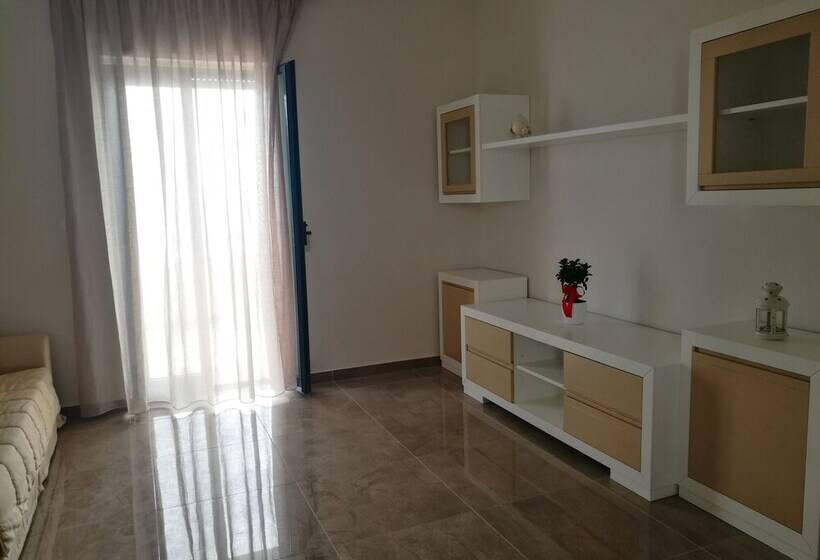 דירת שני חדרים, Residence La Corvetta