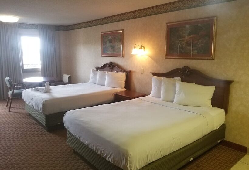 带2个双人床的标准工作室, Park Tower Inn