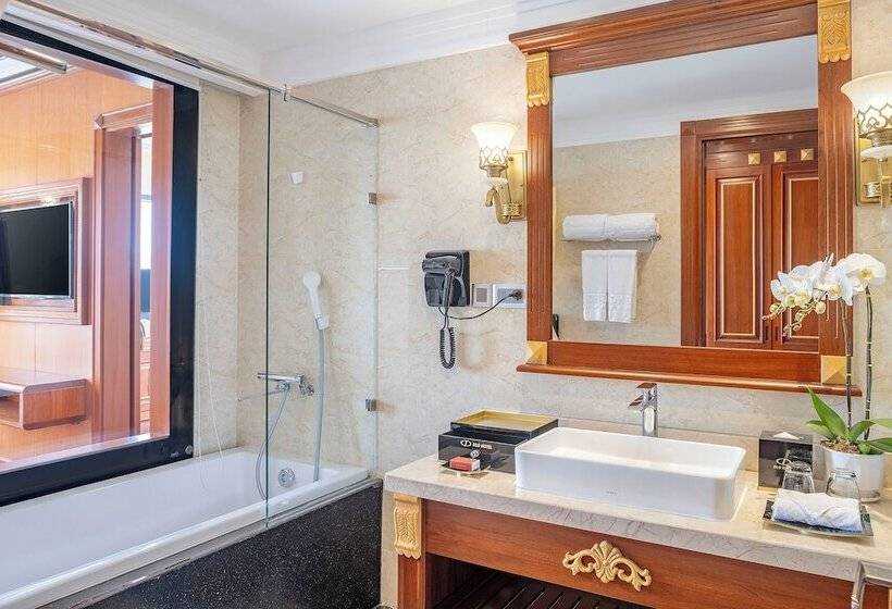 سوییت جونیور با چشمانداز دریا, Dlg Hotel Danang