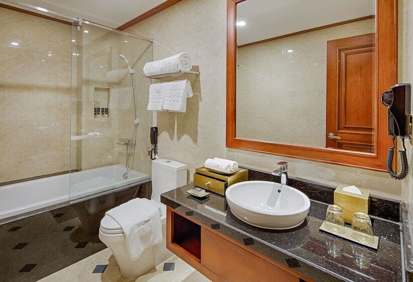 اتاق خانوادگی با چشمانداز دریا, Dlg Hotel Danang