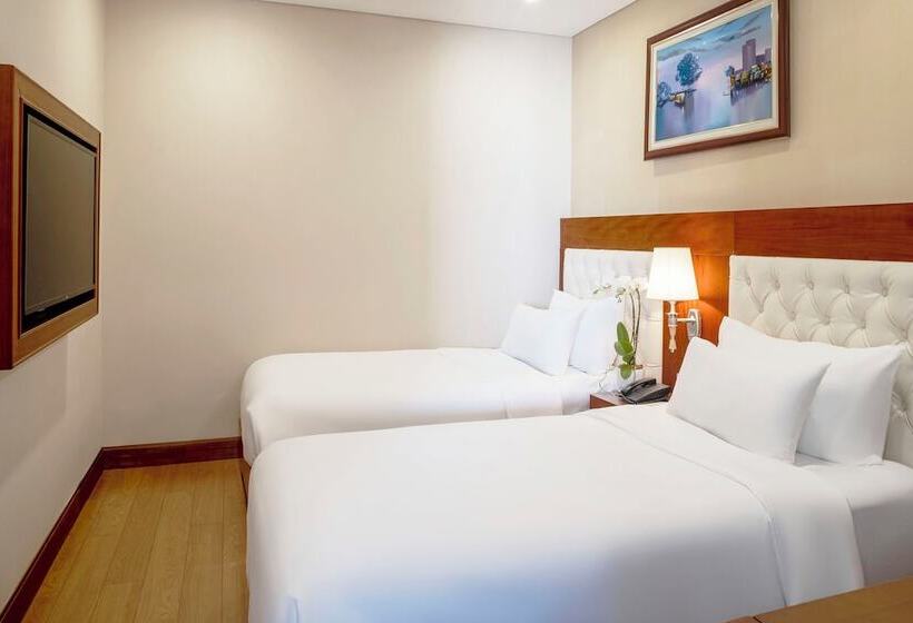 اتاق خانوادگی با چشم‌انداز دریا, Dlg Hotel Danang